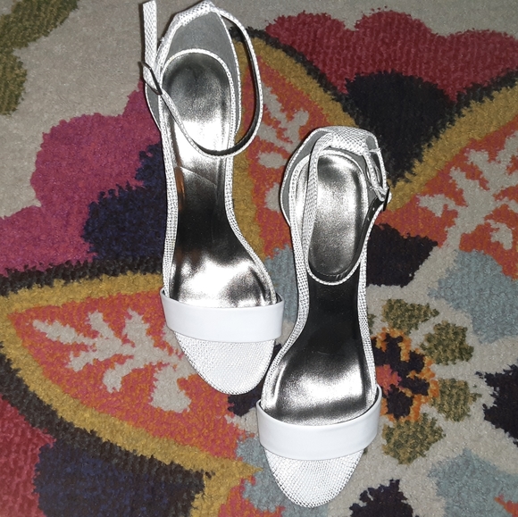 Sandals - Picture 2 of 6